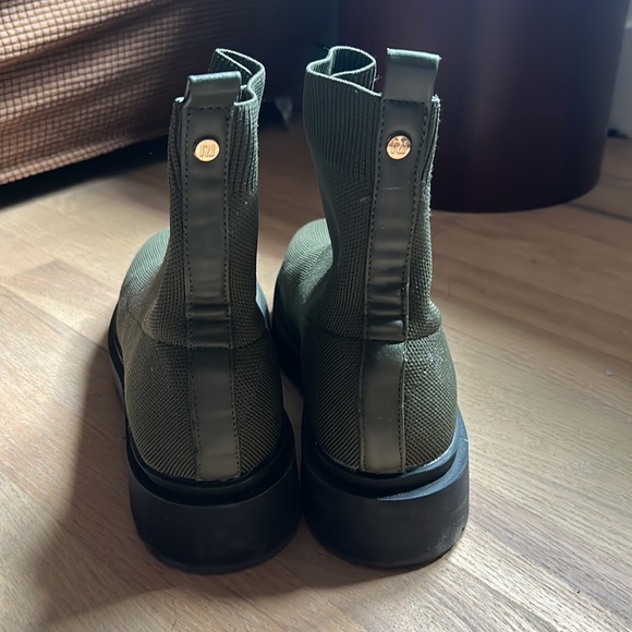 River Island Knitted Flat boot in khaki, ASOS - Picture 4 of 4